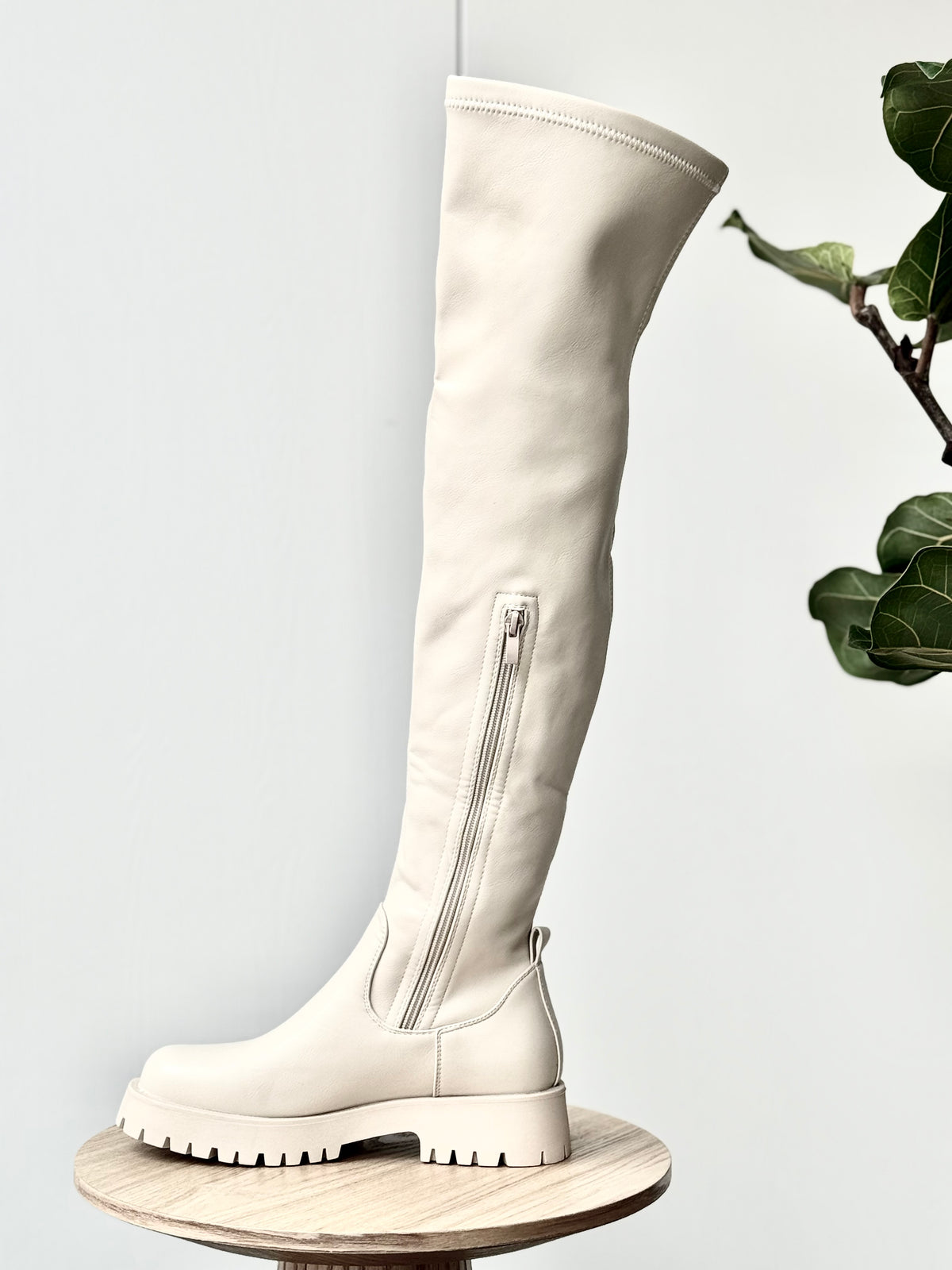 Overknee boots beige